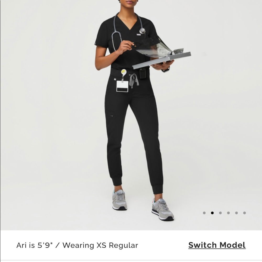 COPY - FIGS Jogger Set XS Bottoms and XXS Top.